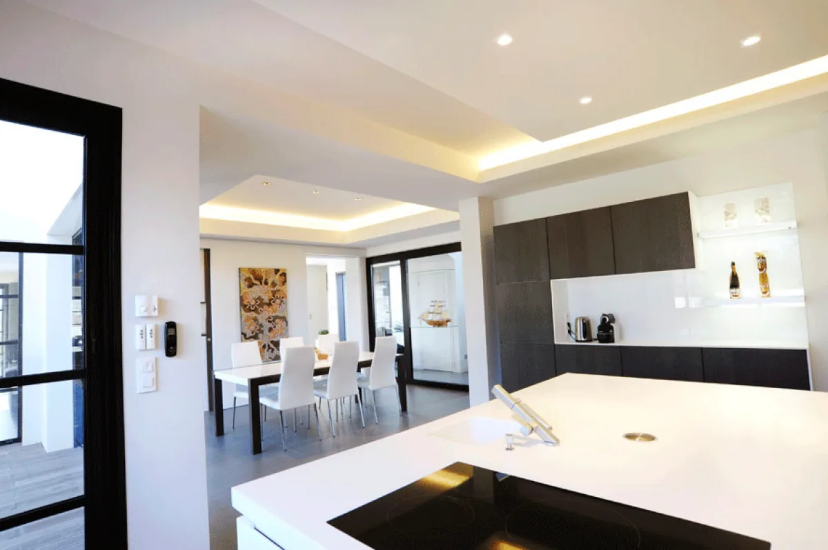 Cuisine et salle à manger, caissons lumineux